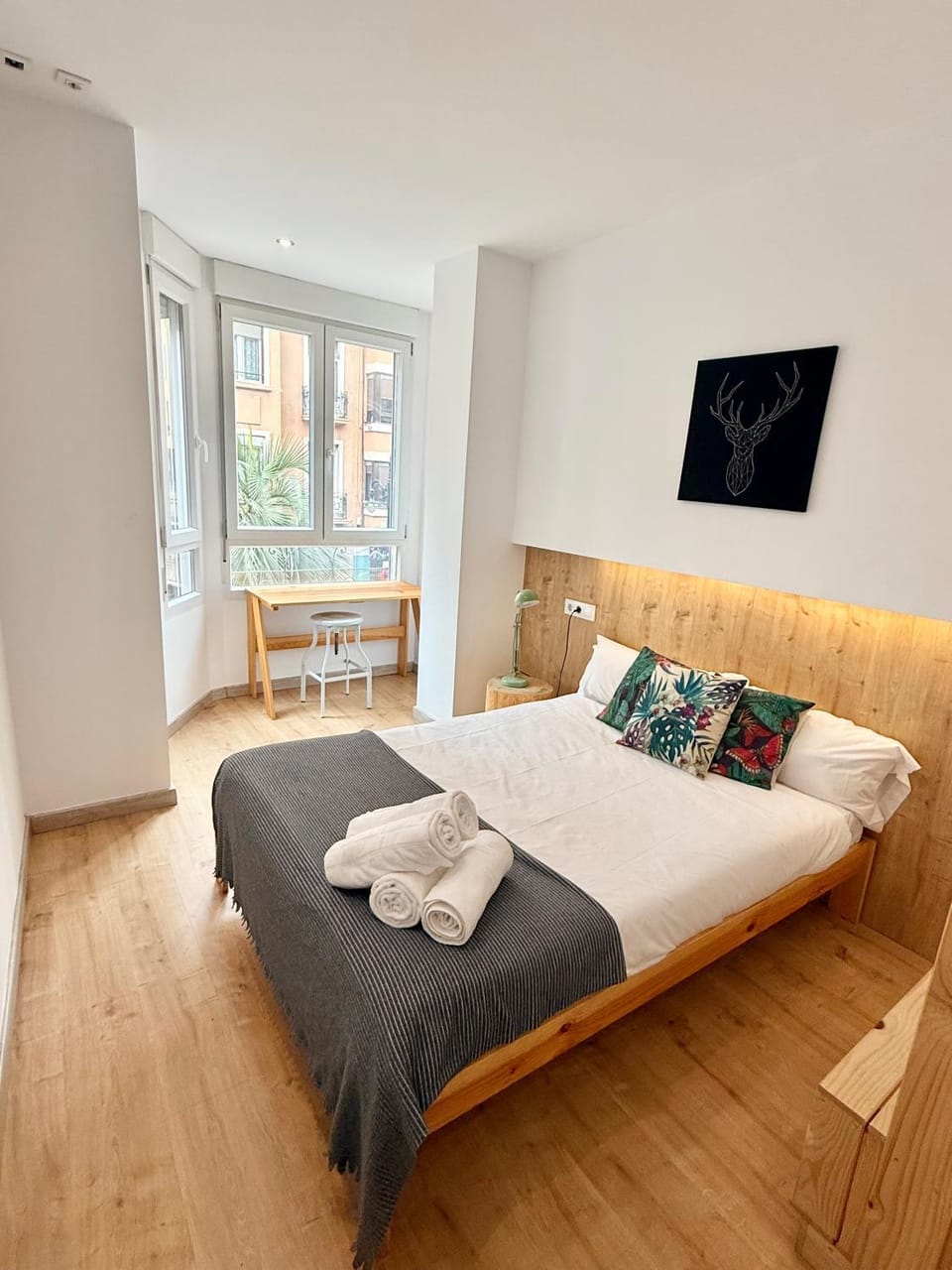 Bed, Photo of the whole room, Bedroom