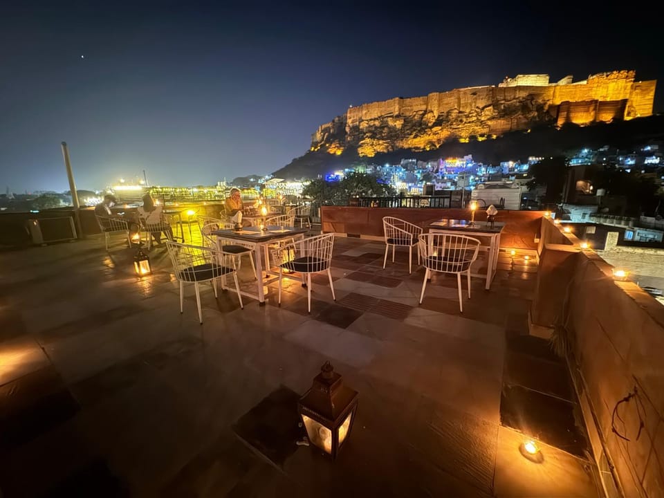 Property building, Balcony/Terrace, Seating area