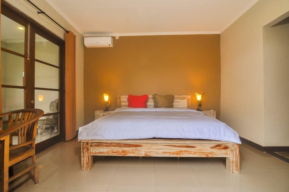 Bed, Bedroom, Garden view, Pool view, Inner courtyard view