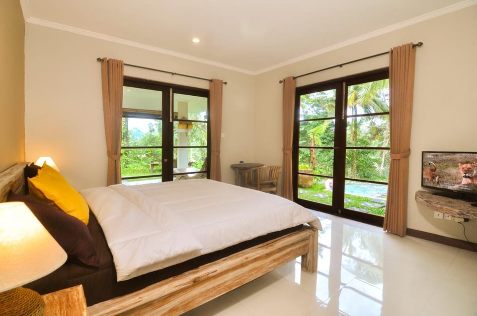 Bed, Photo of the whole room