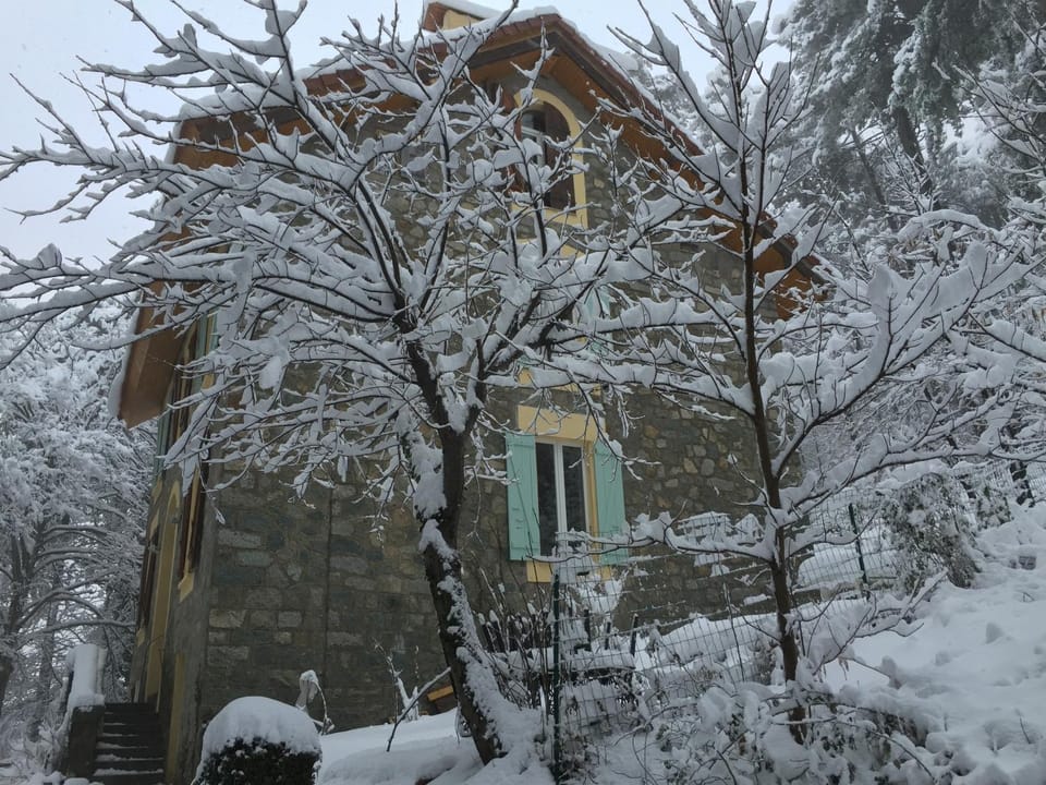 Facade/entrance, Day, Winter