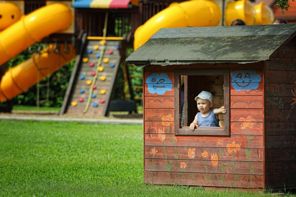 Off site, Day, People, Natural landscape, Children play ground, Children play ground, Garden, Garden view, Entertainment, Entertainment, children