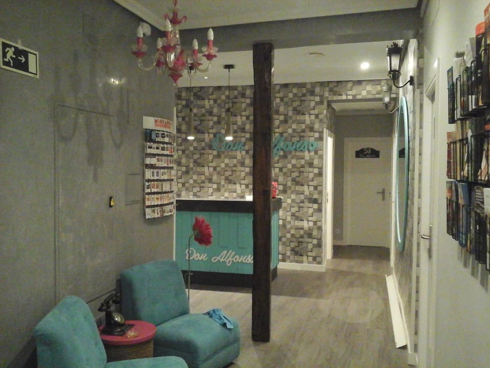 Lobby or reception, Internal: Not applicable to any particular room