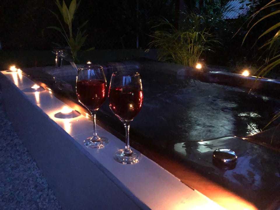 Arenal Thiago with Private Jacuzzi Apartment in La Fortuna