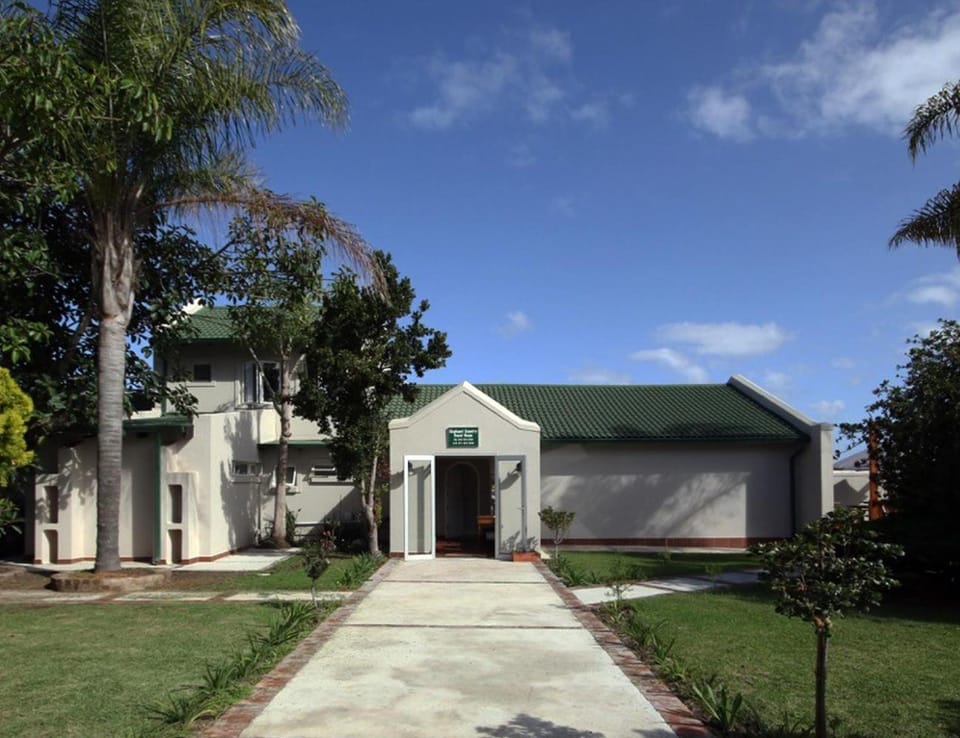 Property building, Facade/entrance, Garden view