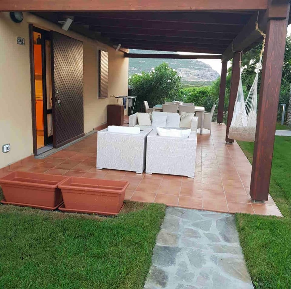 Property building, Patio, View (from property/room), Balcony/Terrace, Garden view