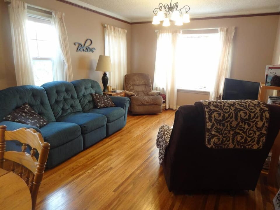 2 Blks St Marys 2 Main Fl Beds Bath CoveredByFaith House in Rochester