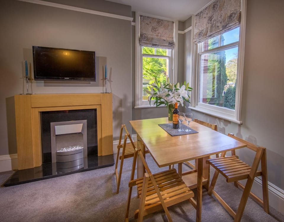 TV and multimedia, Dining area