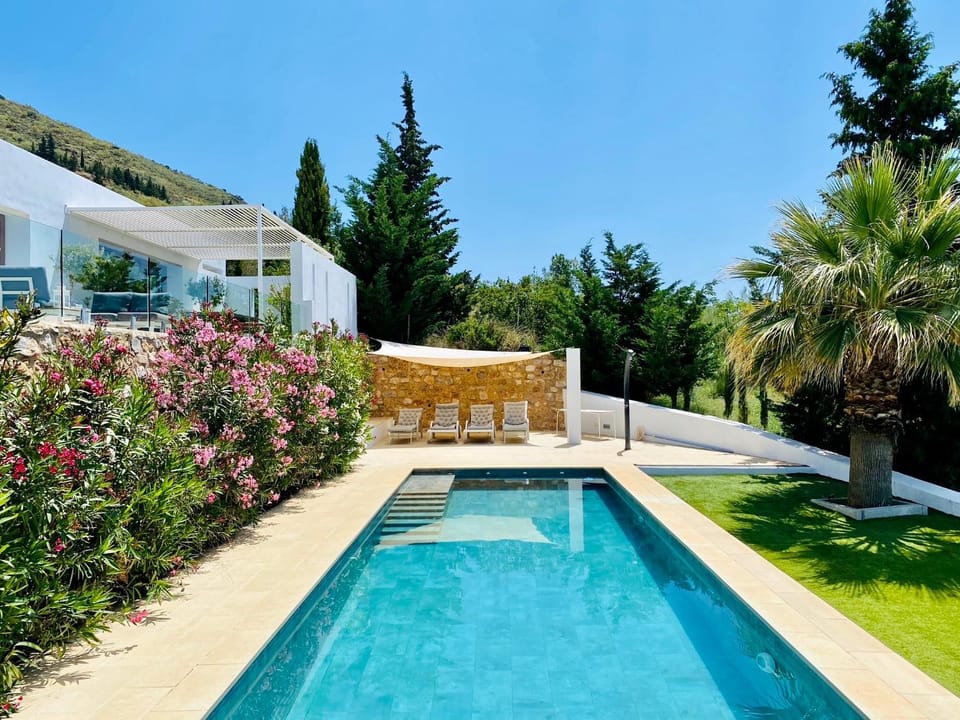 Natural landscape, Garden view, Pool view, Swimming pool, sunbed