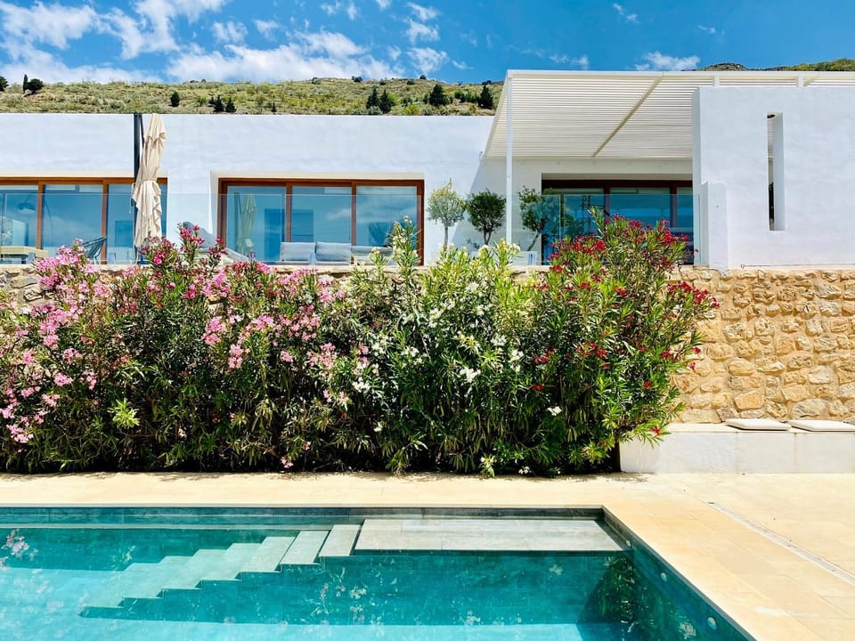 Property building, Garden, Pool view, Swimming pool