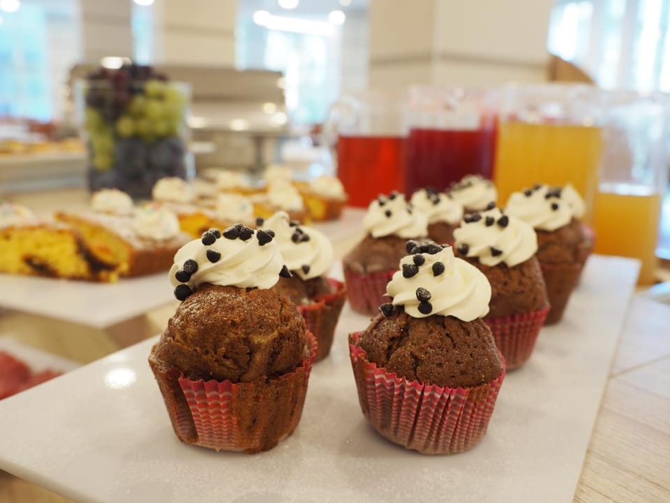 Continental breakfast, Buffet breakfast