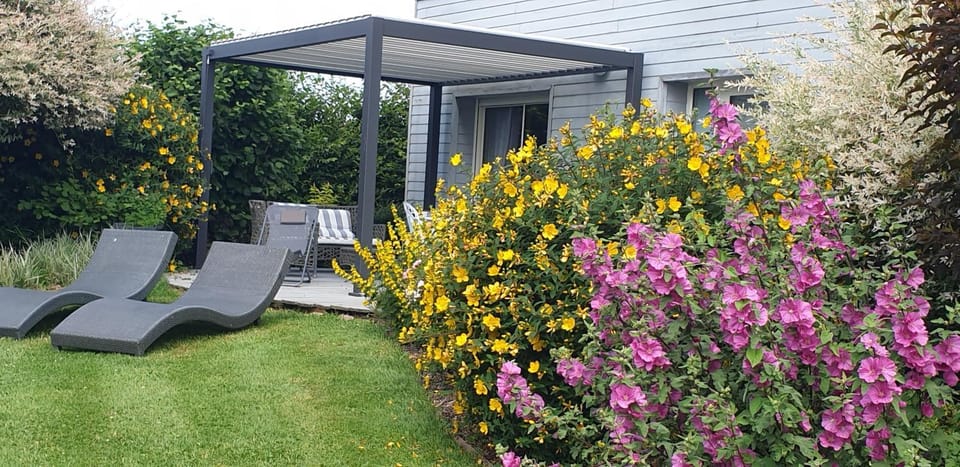 Patio, Garden, TV and multimedia, Kitchen or kitchenette, Floor plan, Hiking, Cycling, Bedroom, Communal kitchen, Pets, Garden view, Sunset, Facility for disabled guests, Parking, furniture, heating, pet friendly, storage, stove, sunbed, acessibility