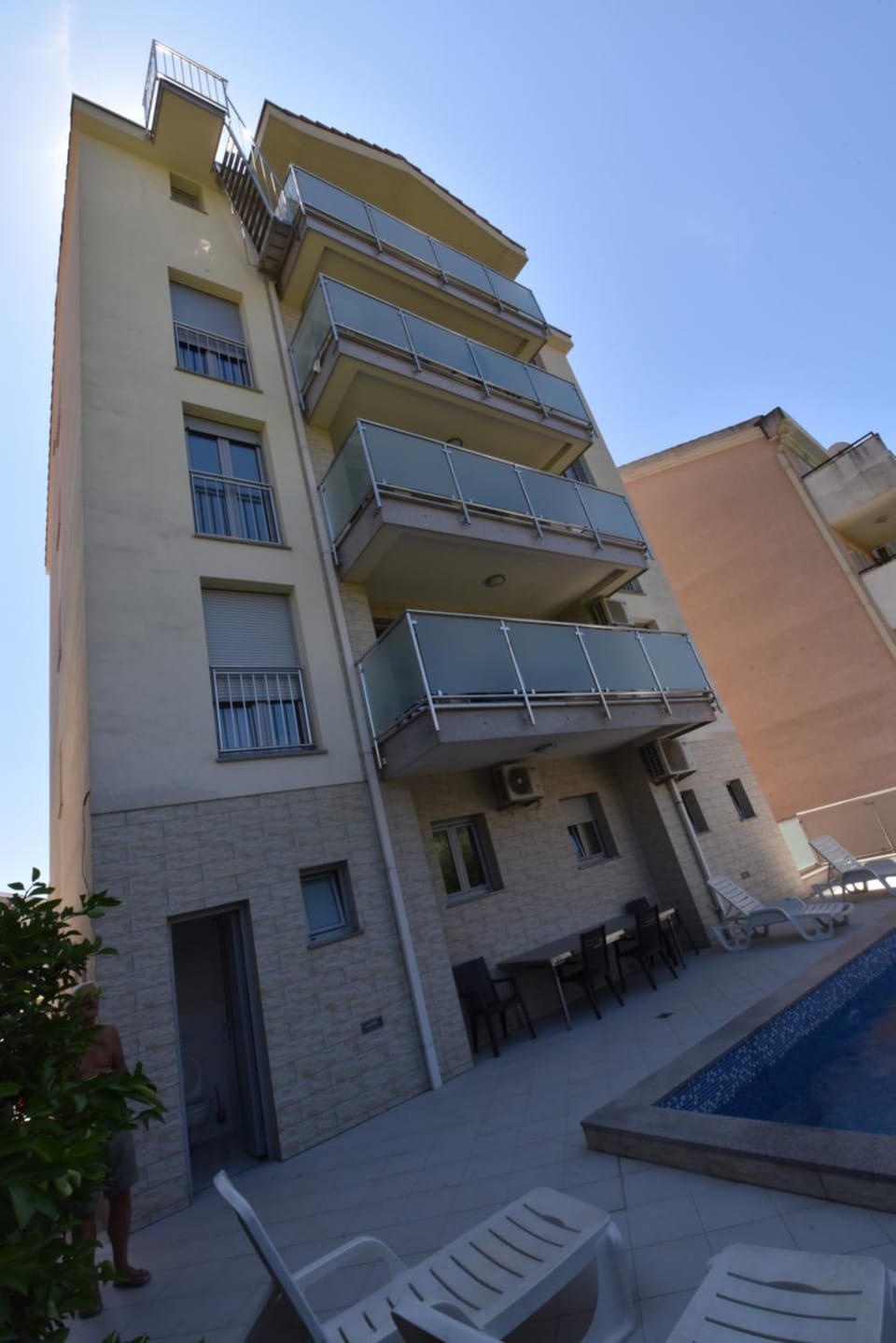 Property building, Swimming pool, Swimming pool