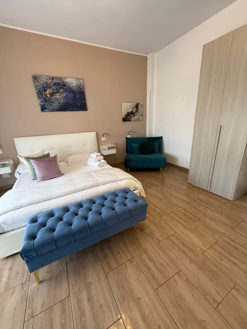 Juna's guest house Bed and Breakfast in Rome