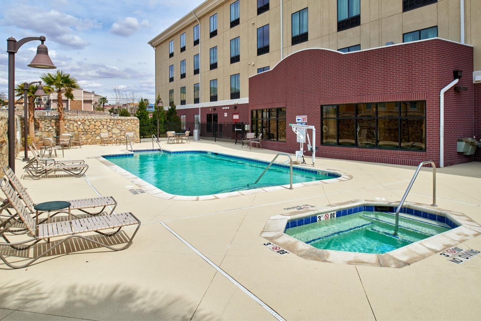 Swimming pool, Swimming pool