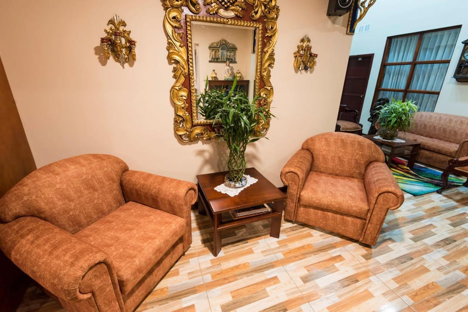 Communal lounge/ TV room