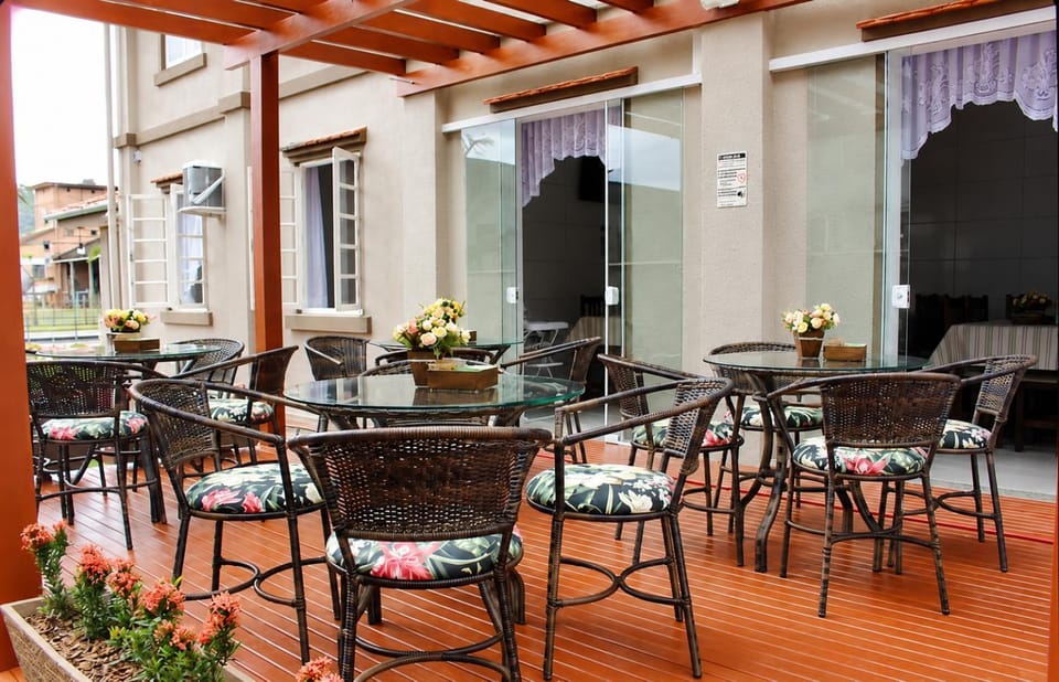 Property building, Lounge or bar, Swimming pool