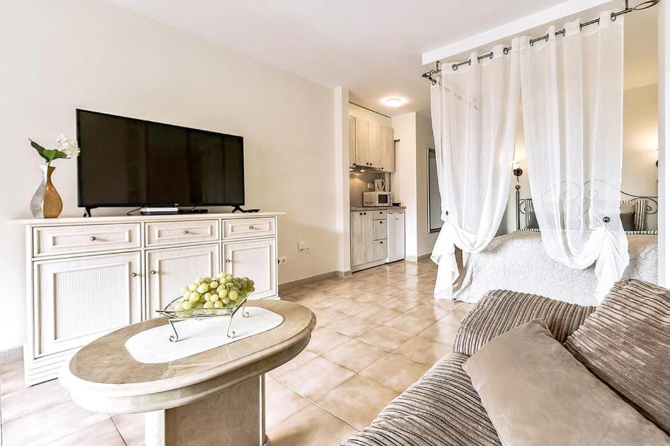 Studio in Los Cristianos Ocean View Apartment in Los Cristianos
