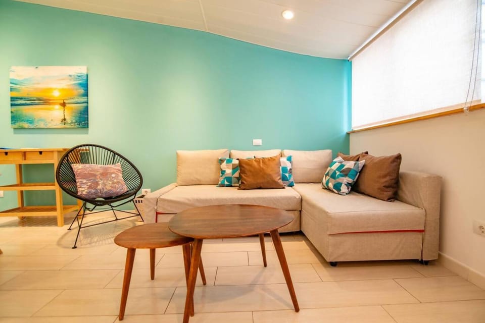 Costa Lairaga Suite. Beachfront! Air conditioned Apartment in Las Palmas de Gran Canaria