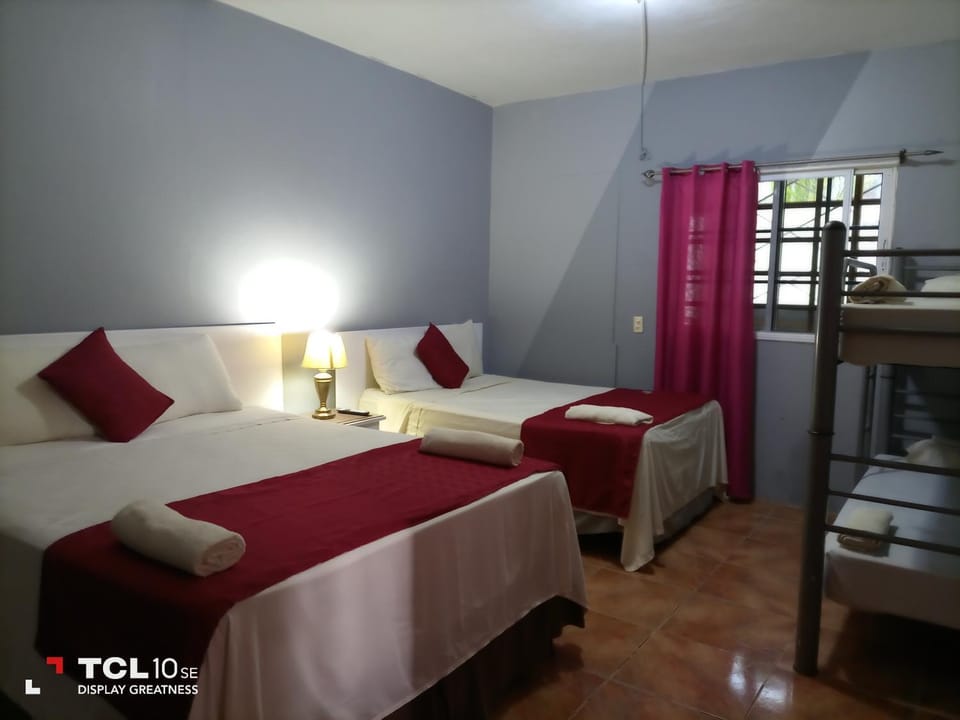 Hotel Vista del Mar Bed and Breakfast in Honduras