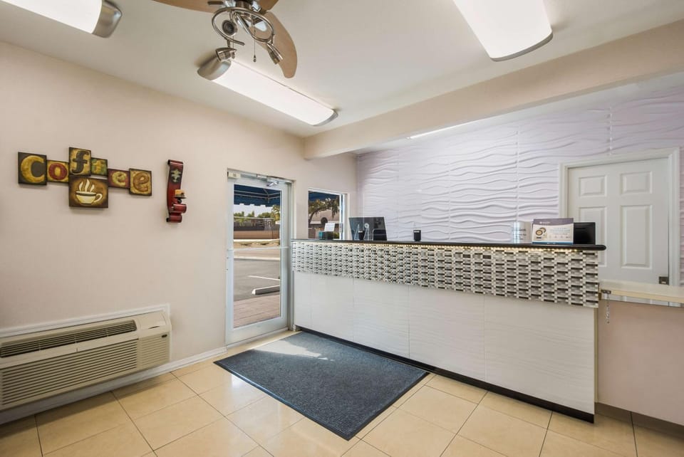 Lobby or reception, On site