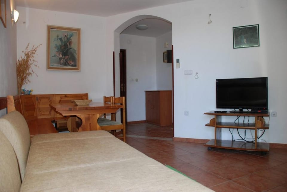 TV and multimedia, Living room, Seating area, Area and facilities