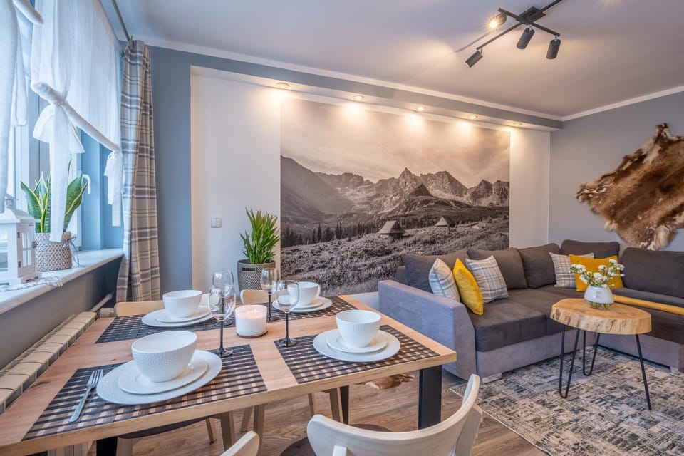 Communal lounge/ TV room, Living room, Seating area
