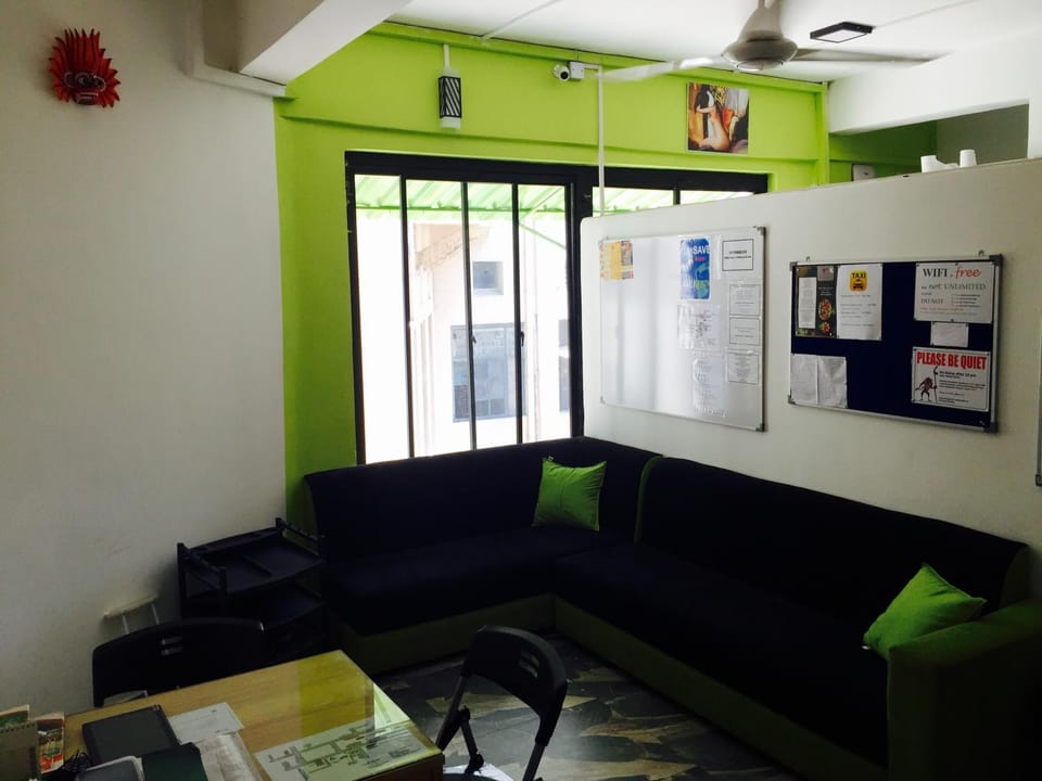 Communal lounge/ TV room