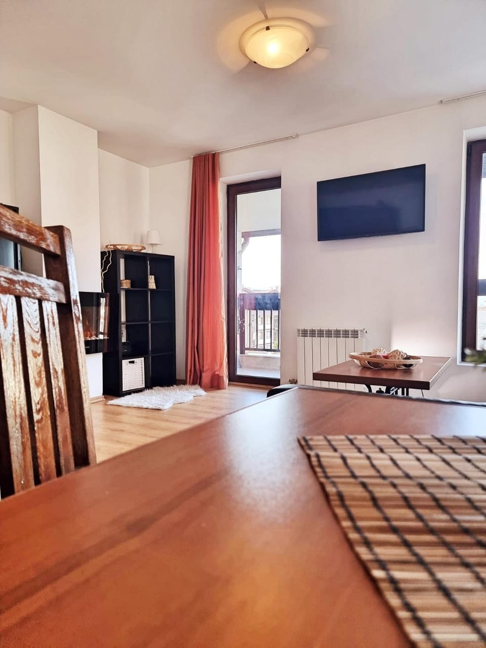 Seating area, Dining area