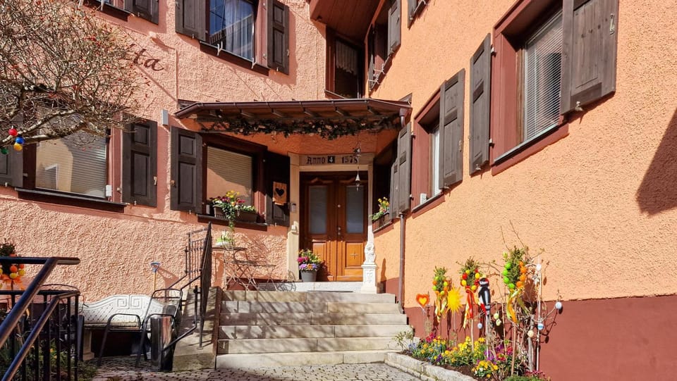 Property building, Facade/entrance, Spring
