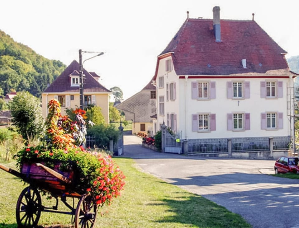 Property building, Street view