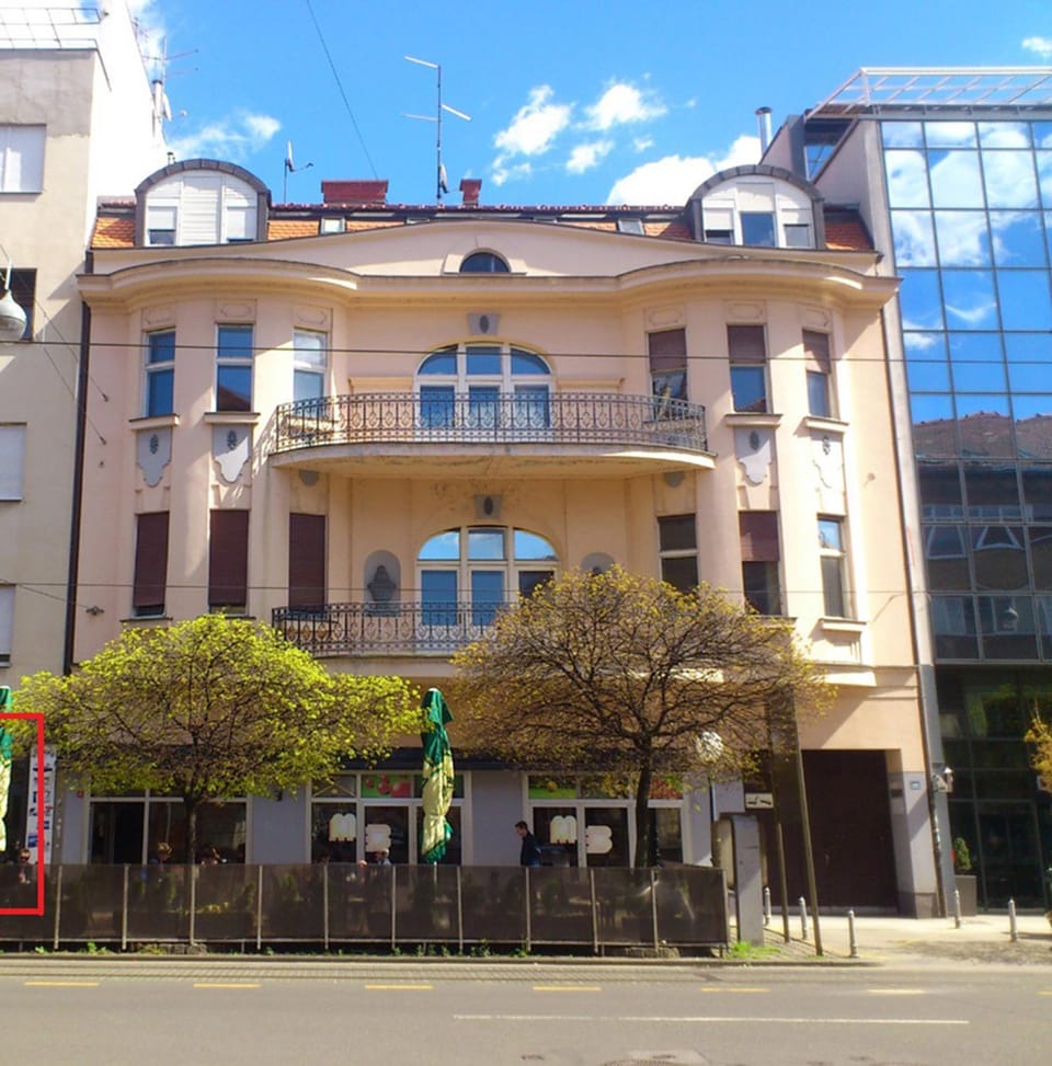 Facade/entrance, Street view