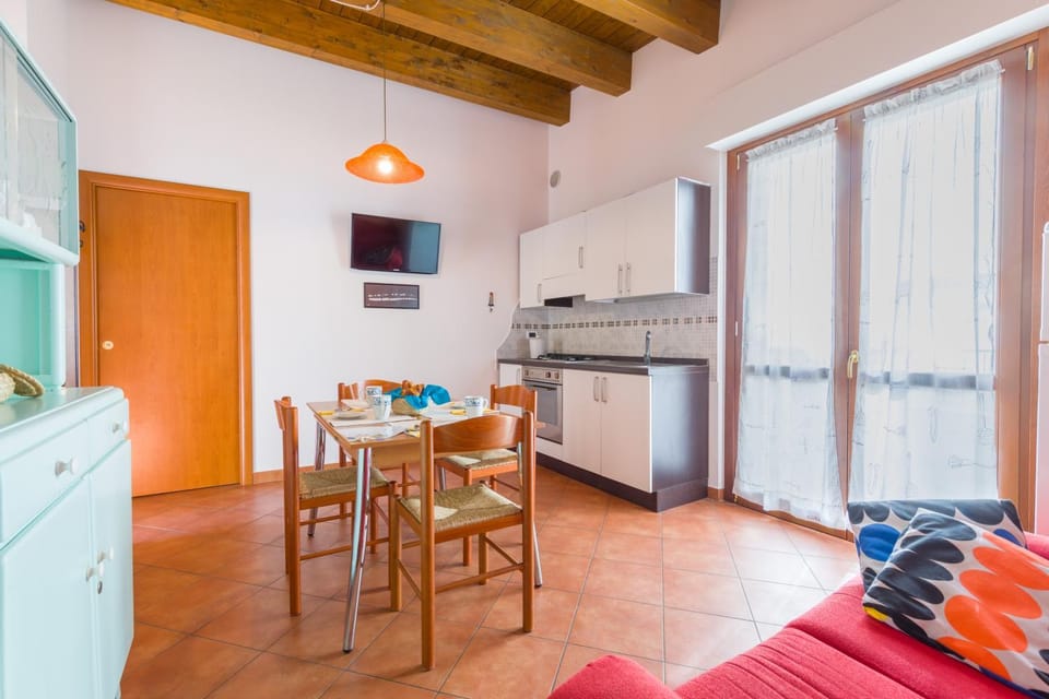 Kitchen or kitchenette, Living room, Dining area