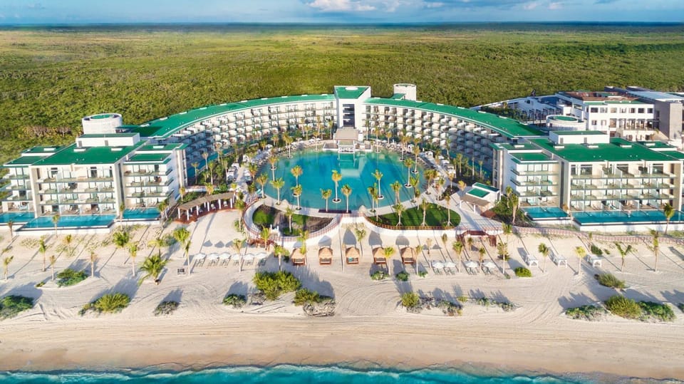 Property building, Day, Natural landscape, Bird's eye view, Beach, Pool view, Swimming pool