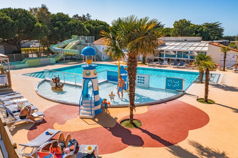 Aqua park, Swimming pool, sunbed