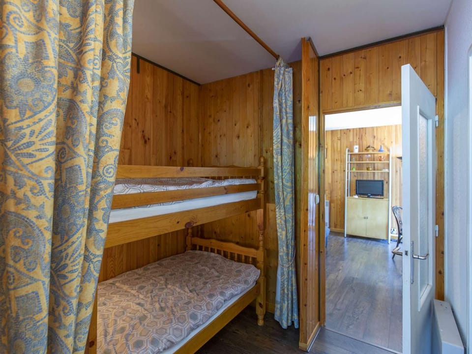 Appartement T2 lumineux, proche pistes, 6 pers, résidence avec ascenseur - FR-1-400-75 Apartment in Nouvelle-Aquitaine