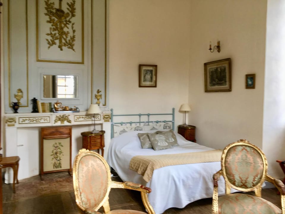 Bed, Photo of the whole room