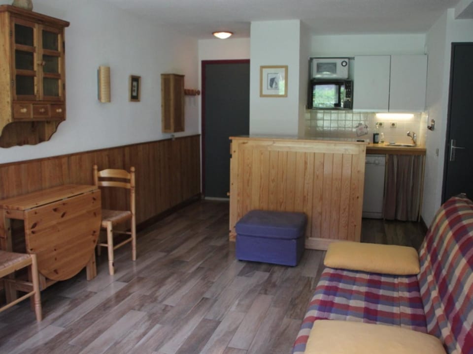 Studio 2 cabines pour 4 pers, terrasse Ouest - FR-1-263-163 Cabin in Auvergne-Rhône-Alpes