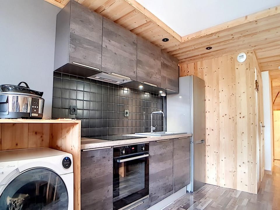 Beau duplex rénové 4 pièces - Départ ski aux pieds - Balcon - FR-1-344-366 Apartment in Les Allues