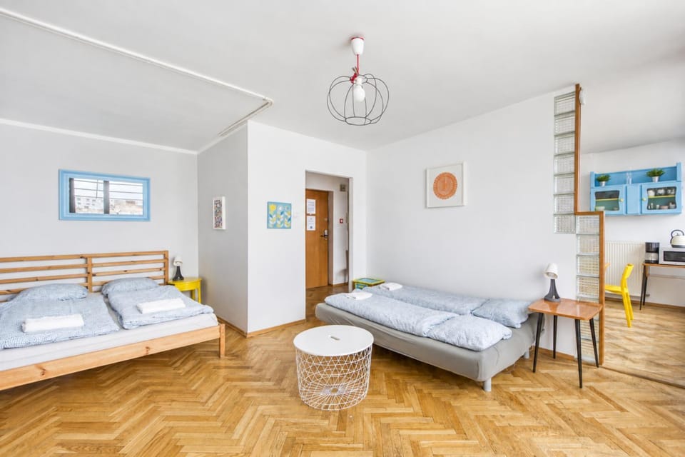 Bed, Dining area, towels
