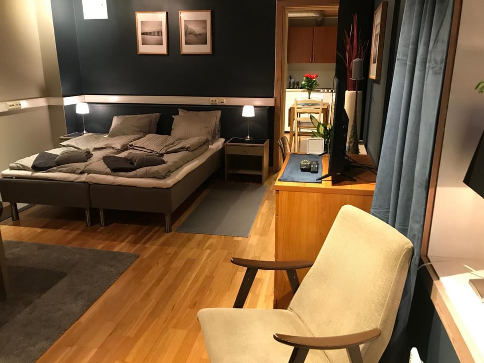 Living room, Bedroom