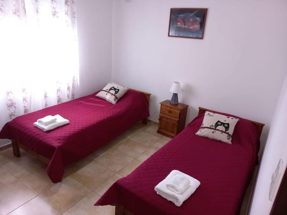 Bedroom, towels