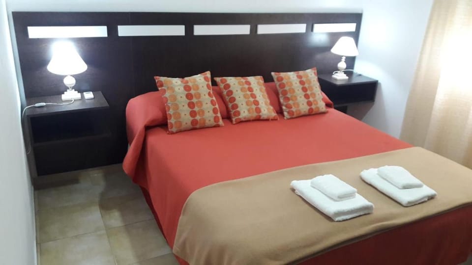 Photo of the whole room, towels