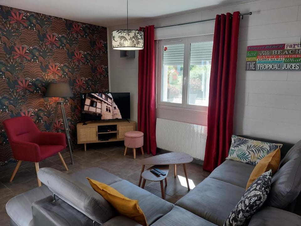 Entre Lacs Et Montagnes , Maison 3 chambres, terrain, lits préparés, parking et ménage inclus, accès autonome possible à toute heure House in Jura