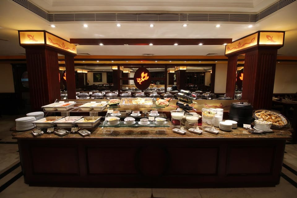 Restaurant/places to eat, Food and drinks, Banquet/Function facilities, Breakfast, Buffet breakfast