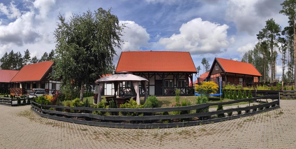 Facade/entrance, BBQ facilities, Garden, Balcony/Terrace