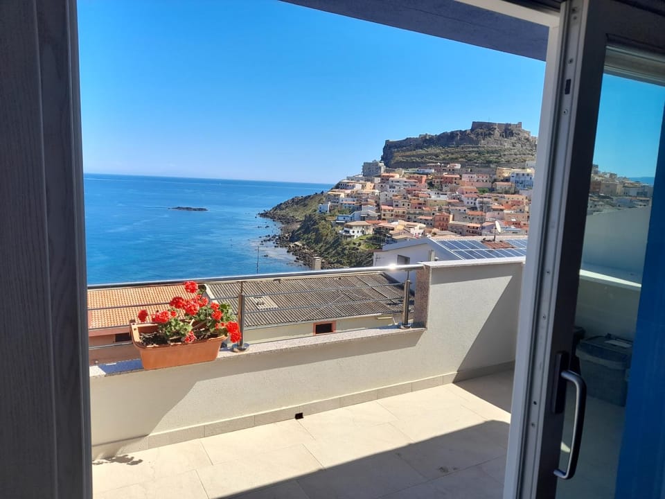 Balcony/Terrace, City view