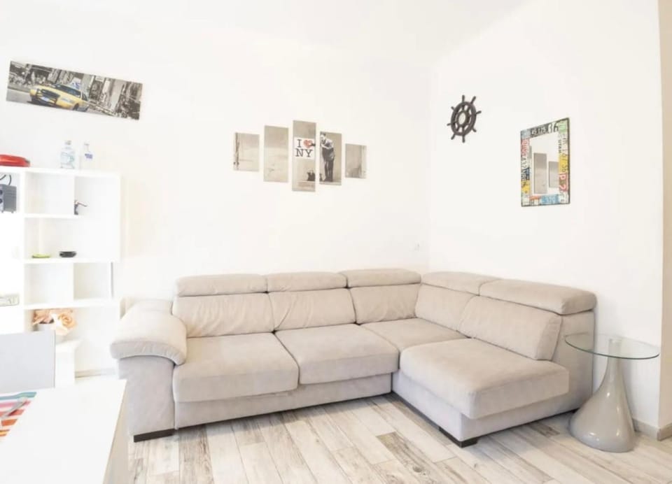 Mi Suzzani Apartment in Milan