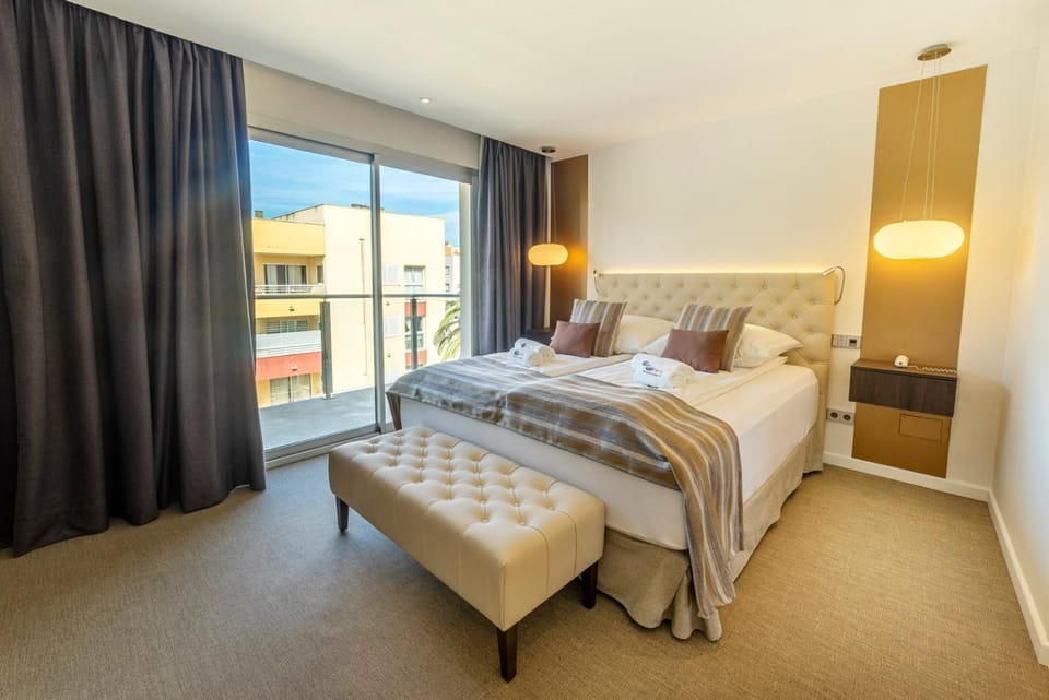 Balcony/Terrace, Balcony/Terrace, Photo of the whole room, Bedroom