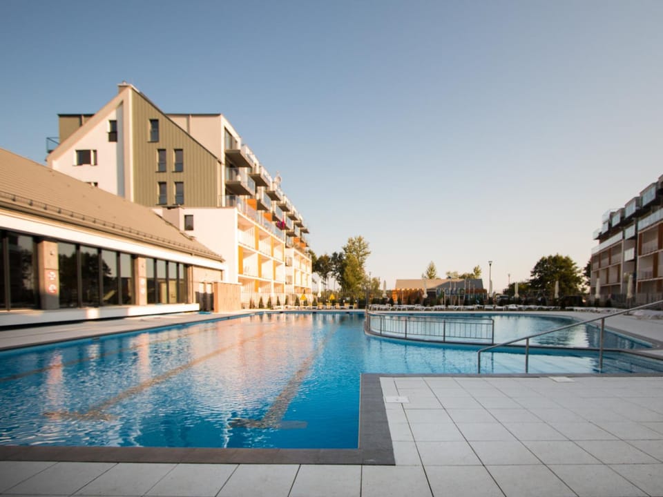 Property building, Activities, Balcony/Terrace, Floor plan, On site, Pool view, Swimming pool